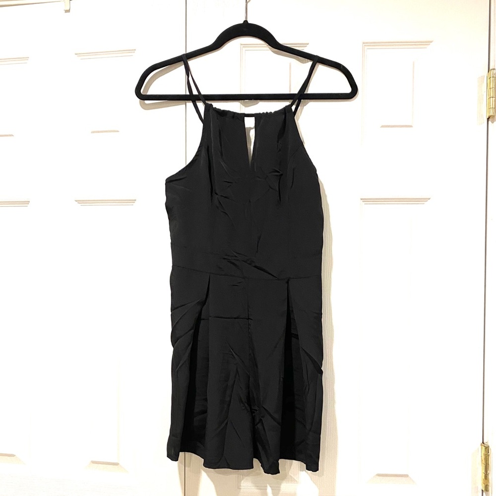 Hollister women’s Black Tank Romper Sz M